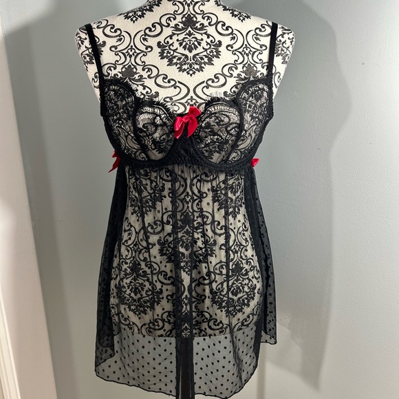 ADORE ME size medium Black Lace Chemise with fuschia Bow Detail - Picture 1 of 3